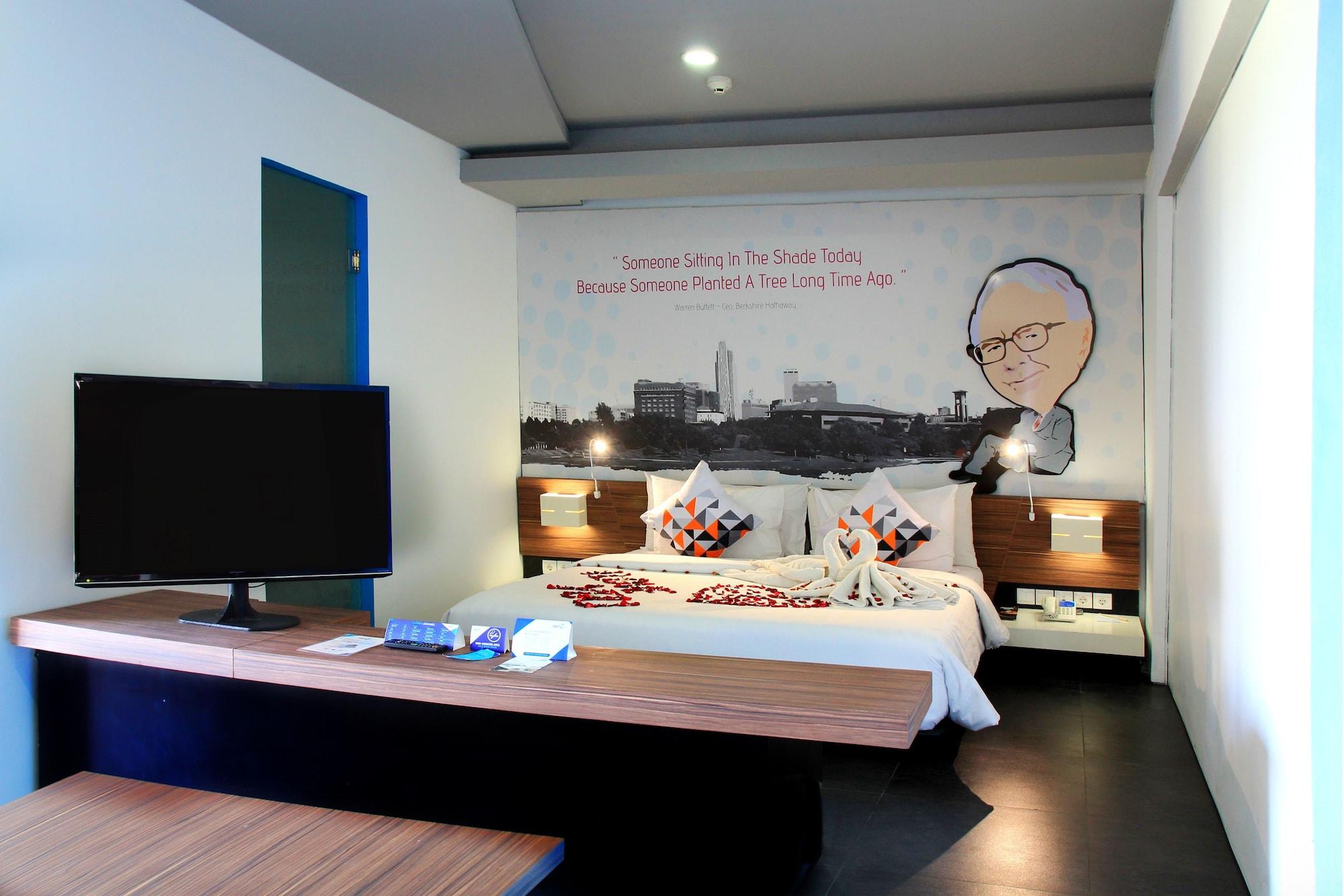 Berry Biz Hotel Seminyak Esterno foto