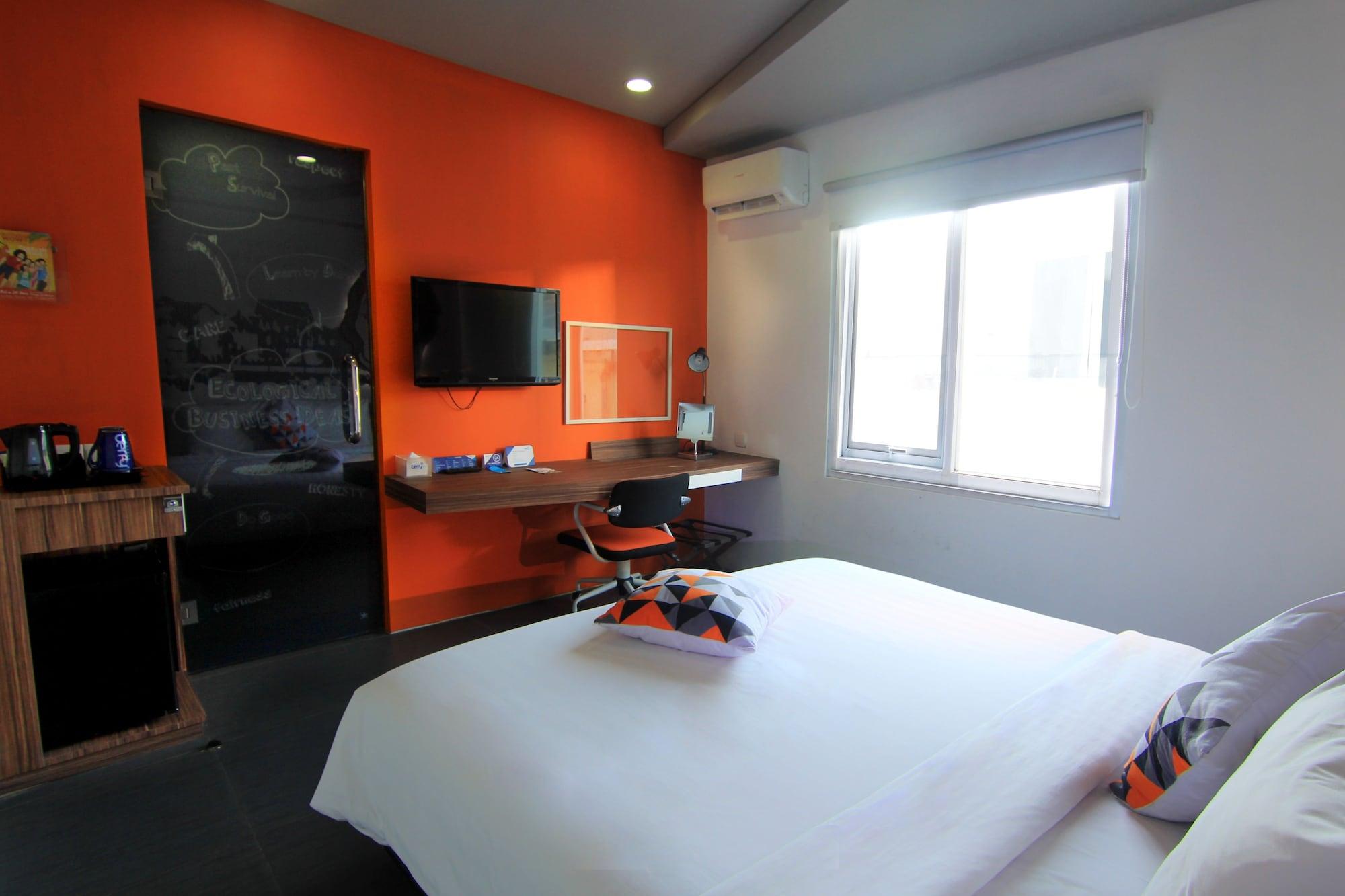 Berry Biz Hotel Seminyak Esterno foto