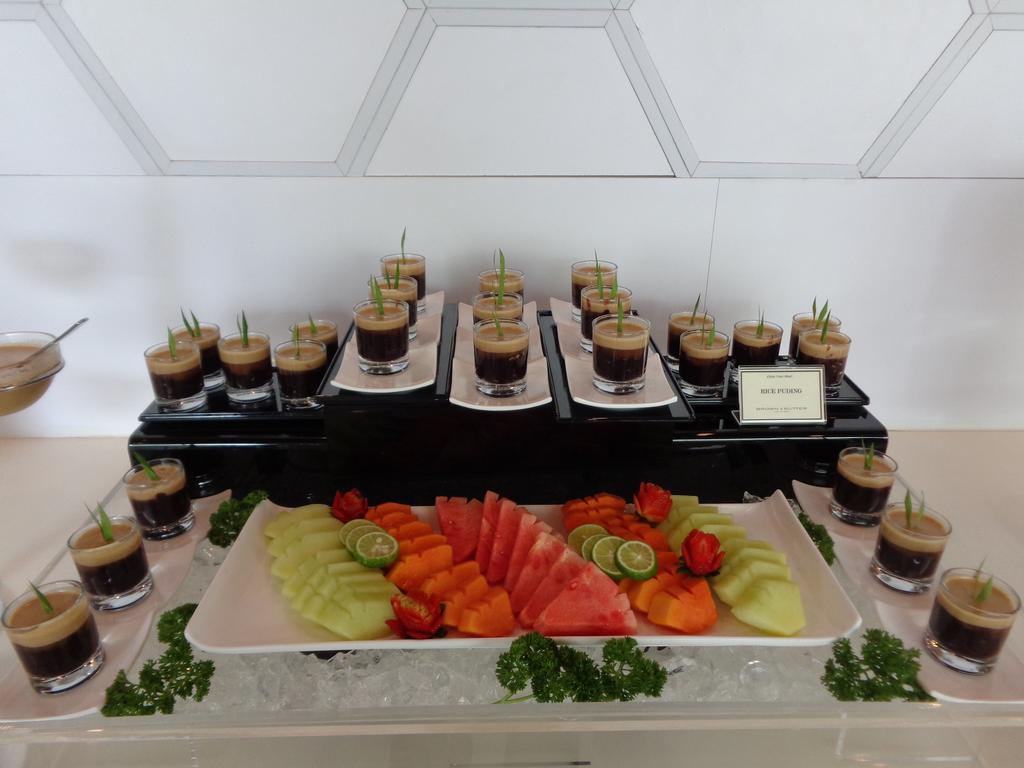 Berry Biz Hotel Seminyak Esterno foto