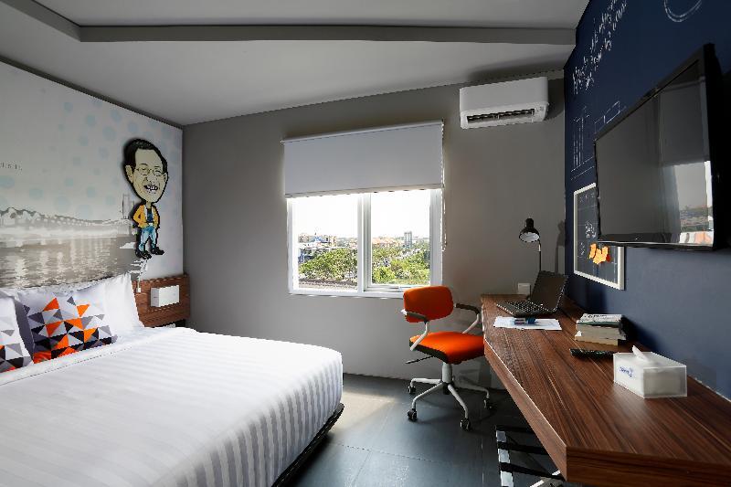 Berry Biz Hotel Seminyak Esterno foto